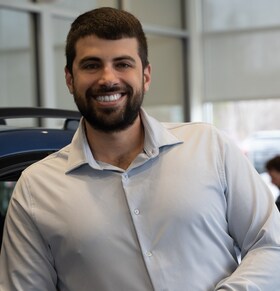 Staff member Nicholas Gambardella from ID_689eaaa3253d