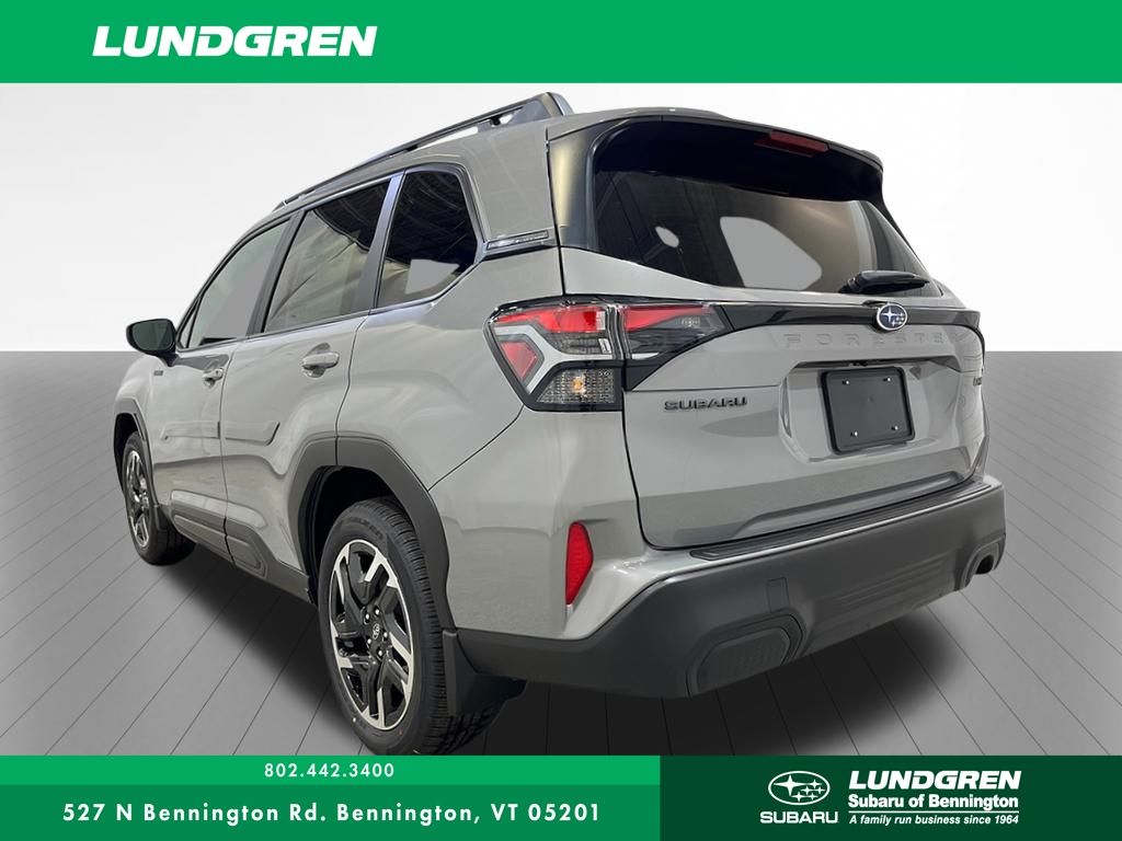 2025 Subaru Forester Premium photo 3