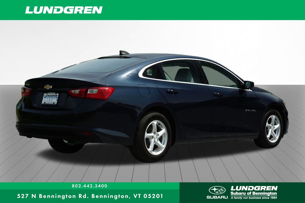 2018 Chevrolet Malibu LS photo 3