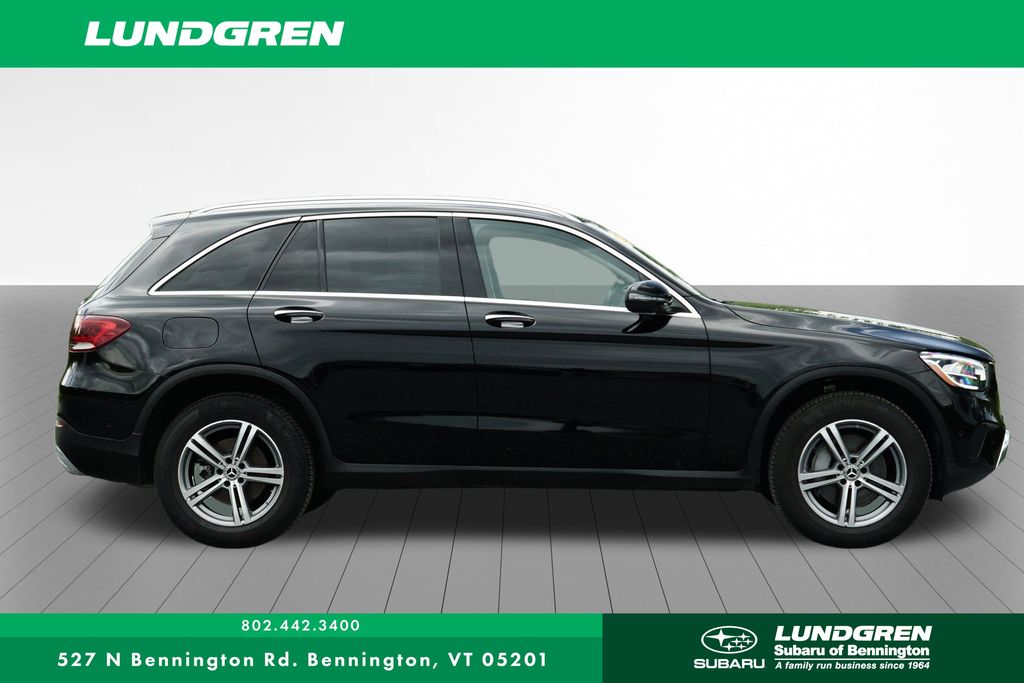 2022 Mercedes Benz GLC 300 4MATIC photo 2