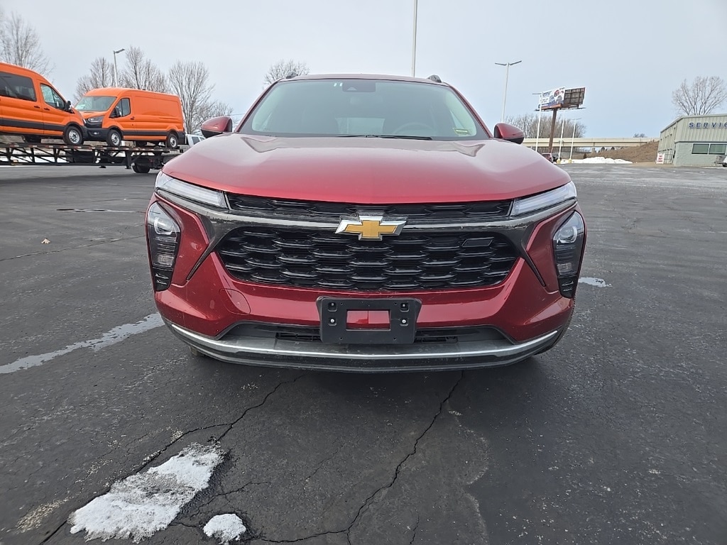 Used 2025 Chevrolet Trax LT SUV