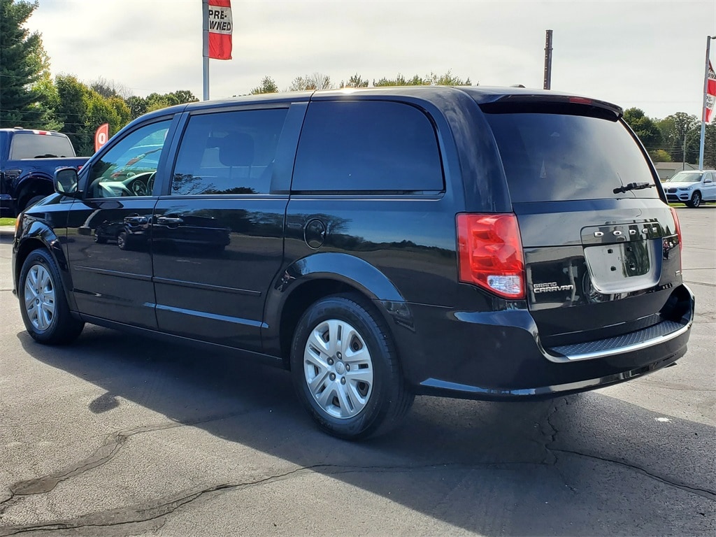 Used 2017 Dodge Grand Caravan SE Minivan/Van