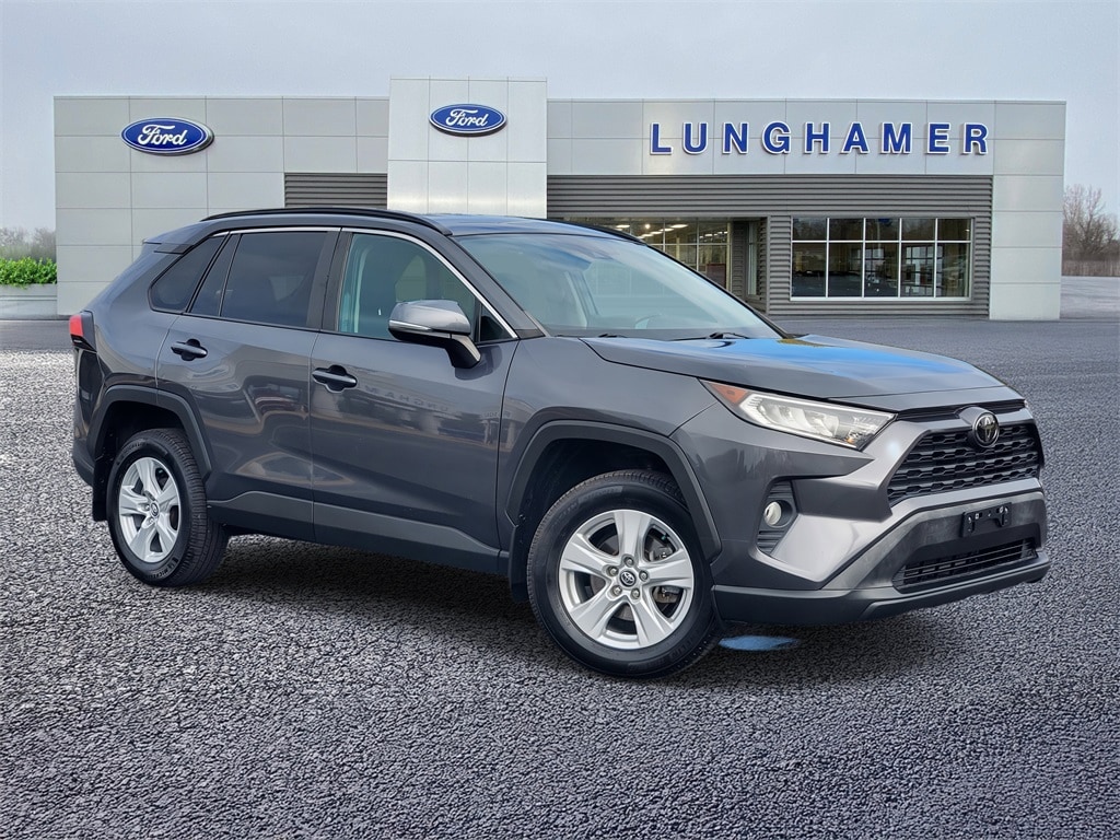 2021 Toyota RAV4 XLE's photo