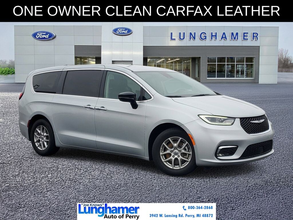 Used 2024 Chrysler Pacifica Touring L Minivan/Van