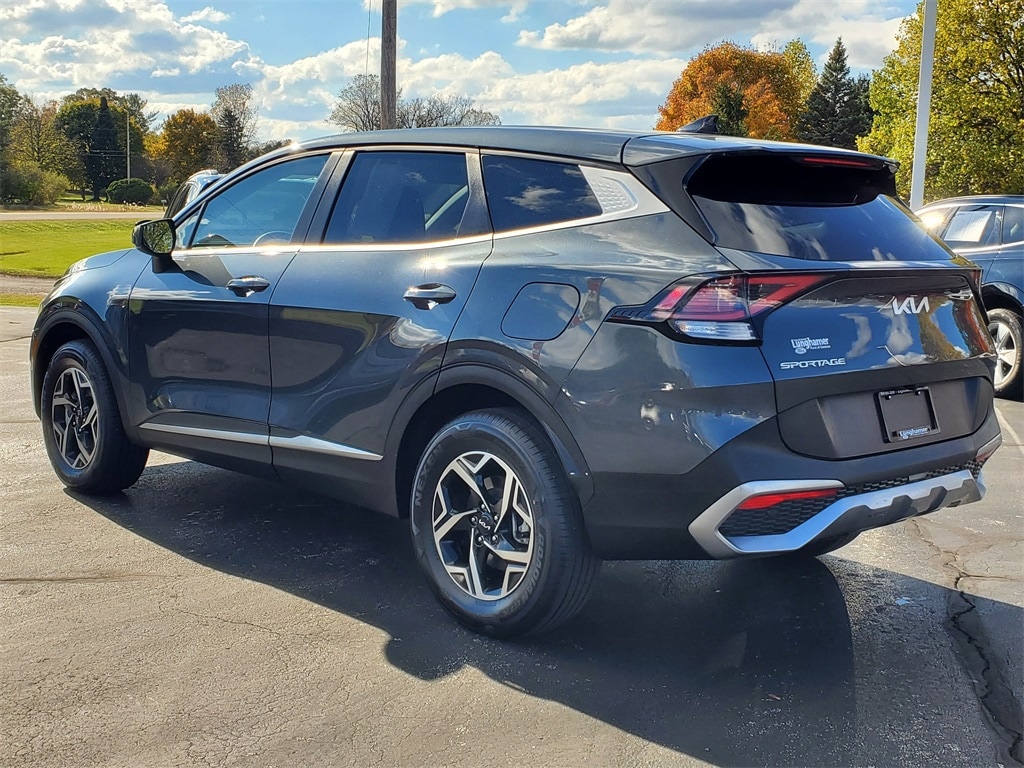 Used 2024 Kia Sportage LX SUV