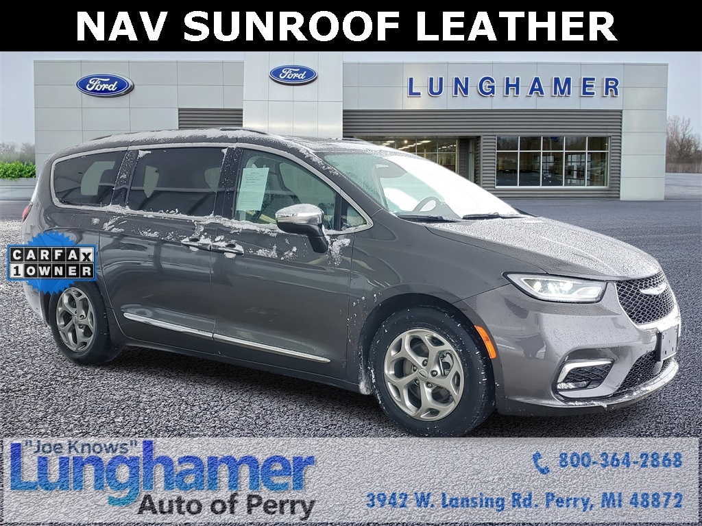 2023 Chrysler Pacifica Limited's photo