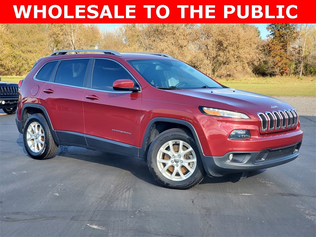 Used 2015 Jeep Cherokee Latitude with VIN 1C4PJMCS9FW527668 for sale in Owosso, MI