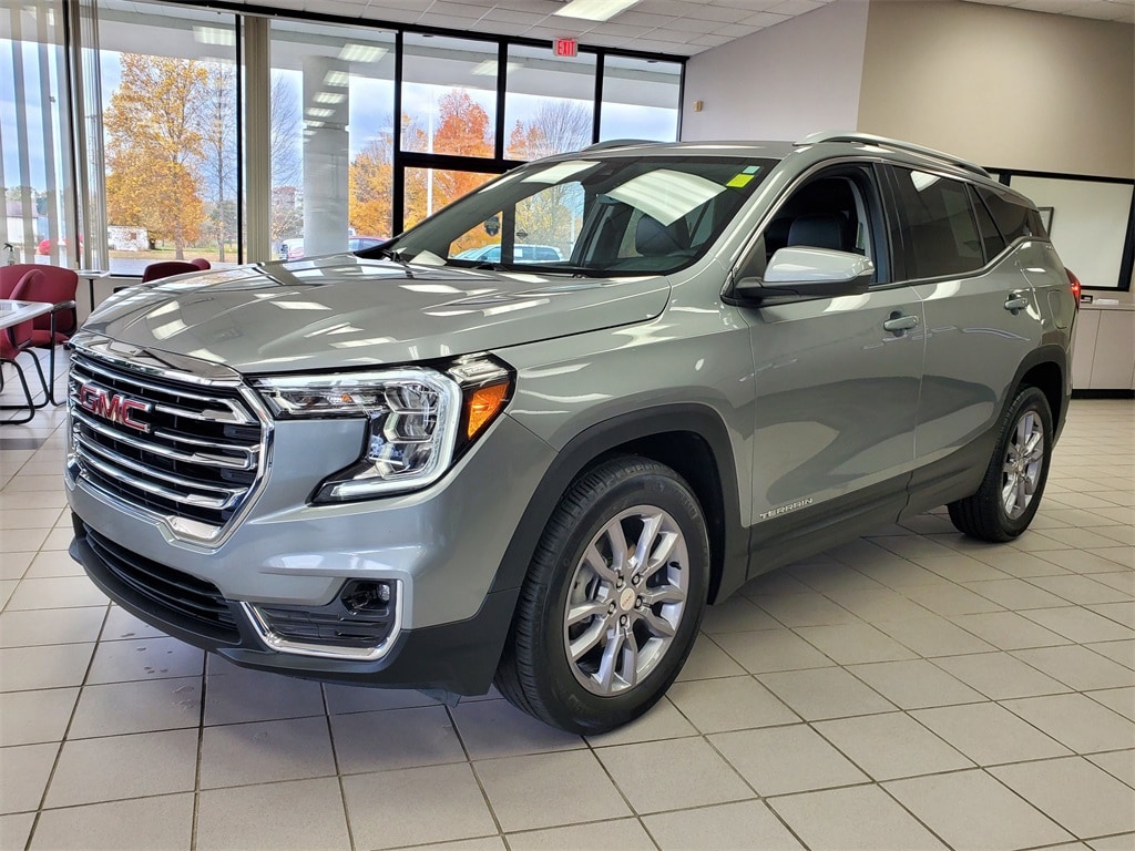 Used 2024 GMC Terrain SLT SUV
