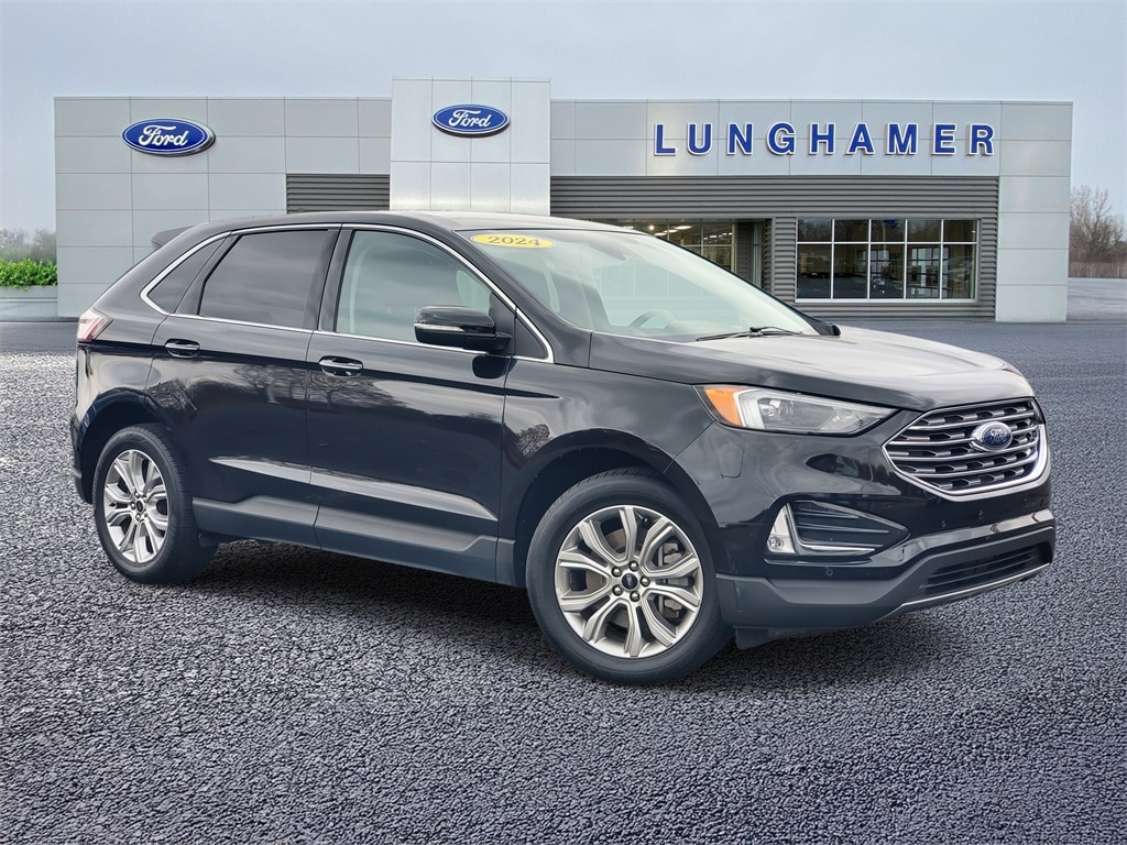 2024 Ford Edge Titanium's photo