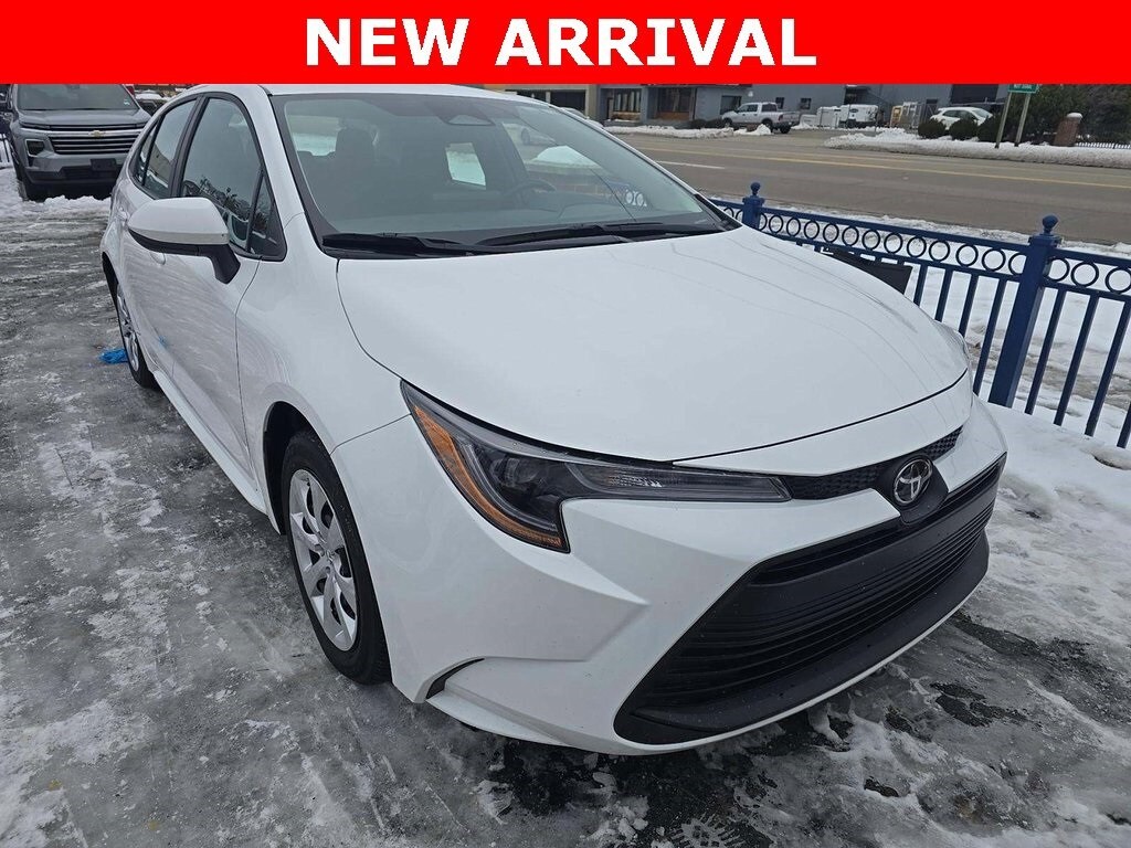 Used 2025 Toyota Corolla LE Sedan