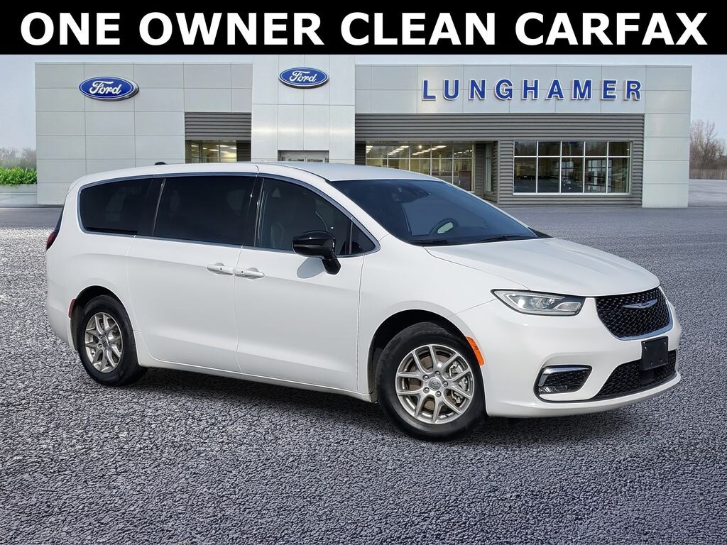 Used 2025 Chrysler Pacifica Select Minivan/Van