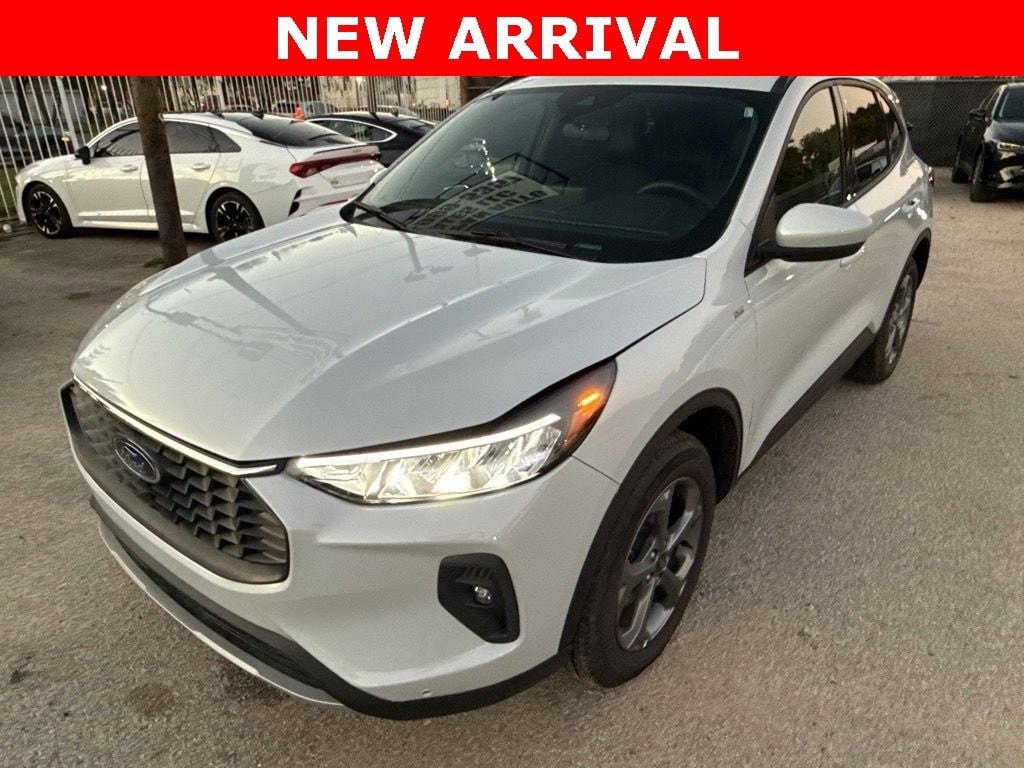 Used 2025 Ford Escape ST-Line Select SUV