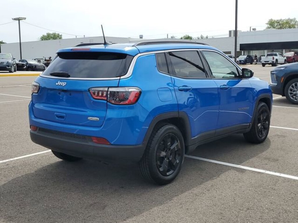 Used 2022 Jeep Compass Latitude FWD SUV