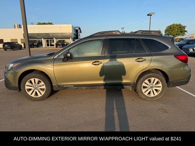2019 Subaru Outback 2.5i Premium photo 2