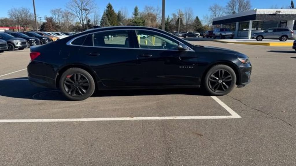 Used 2018 Chevrolet Malibu LT Car