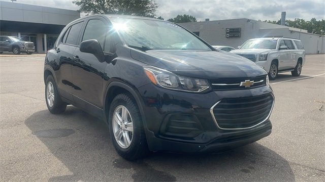 Used 2019 Chevrolet Trax LS with VIN 3GNCJKSB4KL310086 for sale in Waterford, MI