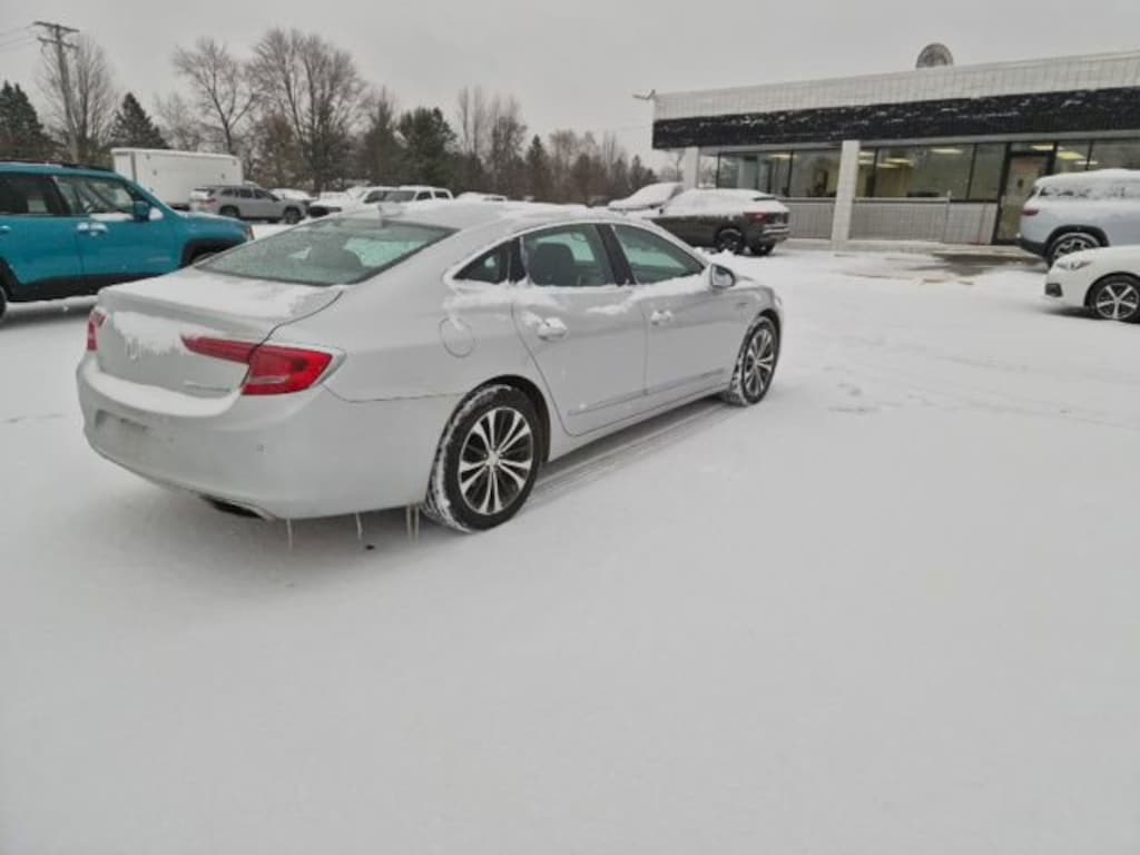 Used 2017 Buick Lacrosse Essence Car