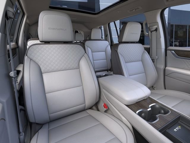 2026 GMC Acadia Denali - Photo 16
