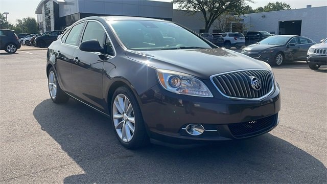 Used 2014 Buick Verano 1ST with VIN 1G4PT5SVXE4220110 for sale in Waterford, MI