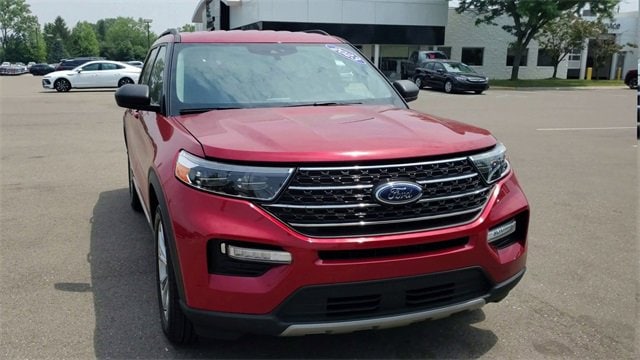 Used 2023 Ford Explorer XLT with VIN 1FMSK8DHXPGB53970 for sale in Waterford, MI