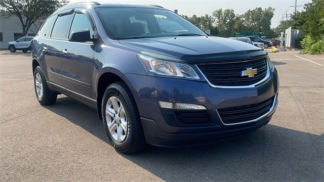 Used 2014 Chevrolet Traverse LS with VIN 1GNKRFED2EJ261961 for sale in Waterford, MI