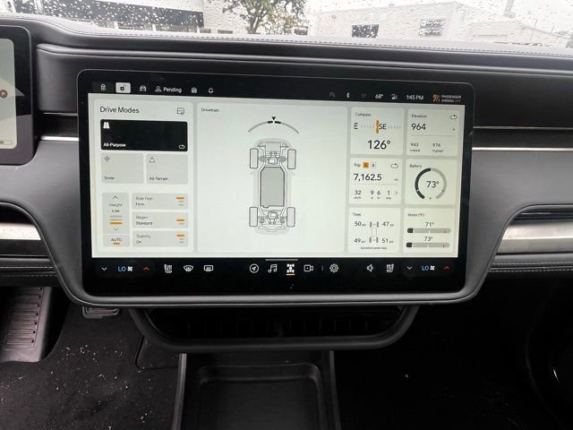 2025 Rivian R1S Adventure photo 3