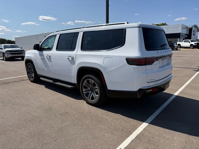 2023 Jeep Wagoneer L Series II photo 3