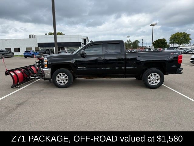 2015 Chevrolet Silverado 2500HD LT photo 2