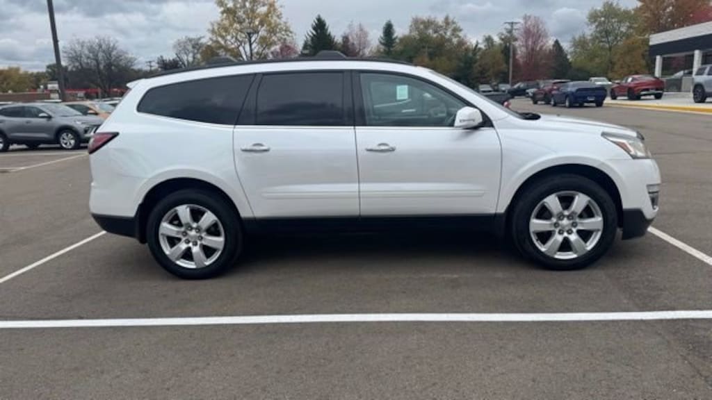 Used 2017 Chevrolet Traverse LT SUV