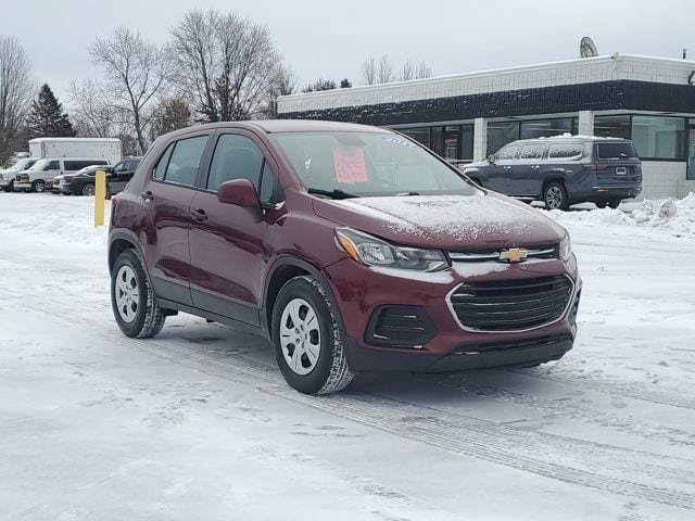 Used 2017 Chevrolet Trax LS with VIN 3GNCJKSB1HL269490 for sale in Waterford Township, MI