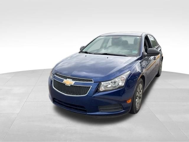 2013 Chevrolet Cruze LS Auto's photo