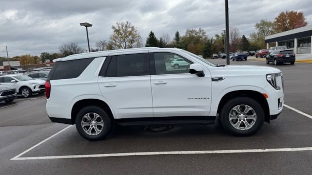 Used 2023 GMC Yukon SLE SUV