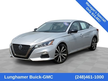 2022 Nissan Altima SR FWD Sedan