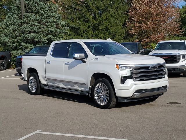 2024 Chevrolet Silverado 1500 High Country photo 2