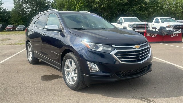 Used 2020 Chevrolet Equinox Premier with VIN 3GNAXNEV2LS516415 for sale in Waterford, MI