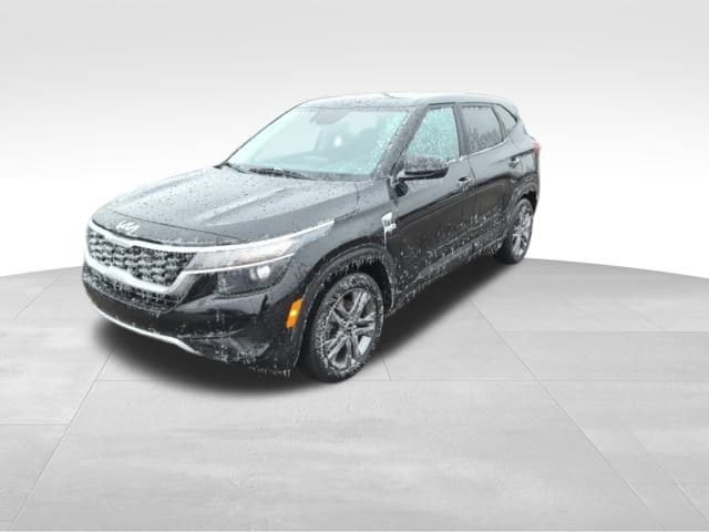 2023 Kia Seltos LX's photo