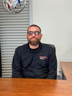 Staff member JOHNNY FLORES - Speaks Spanish from ID_32b1d23a0c6d