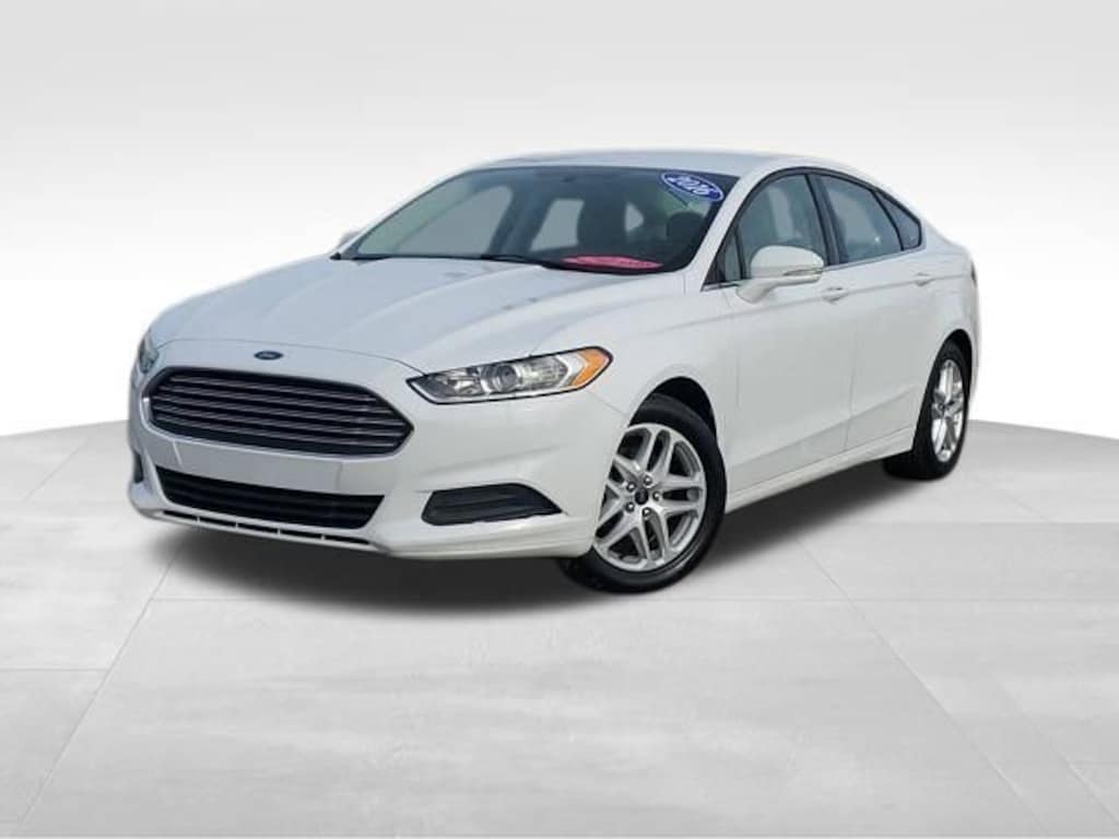 Used 2016 Ford Fusion SE Sedan