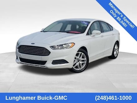 2016 Ford Fusion SE Sedan