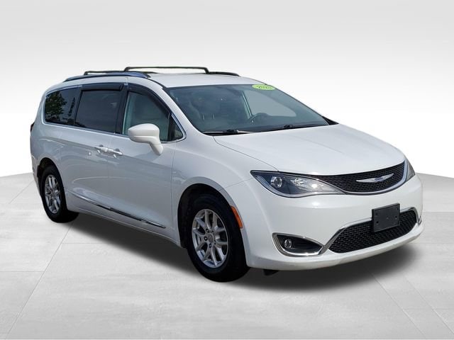 2020 Chrysler Pacifica Touring L's photo