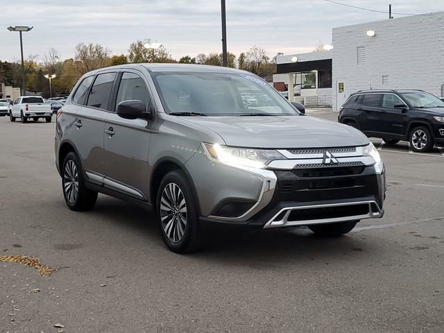 2020 Mitsubishi Outlander ES S-AWC photo 2