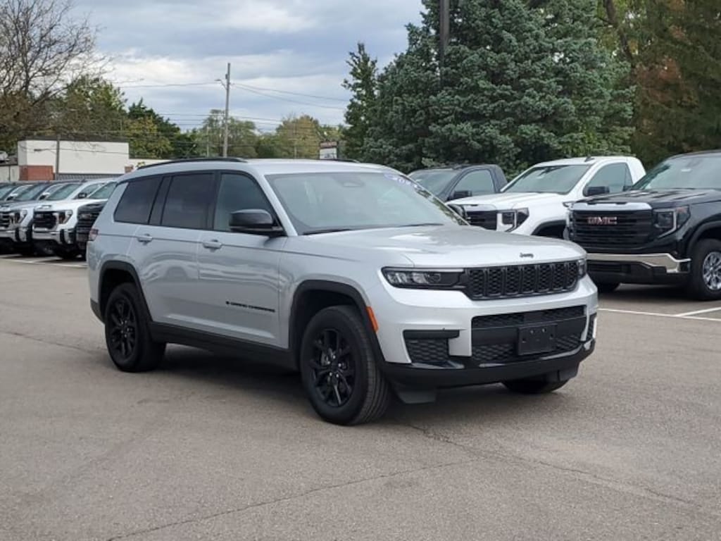 Used 2024 Jeep Grand Cherokee L Altitude