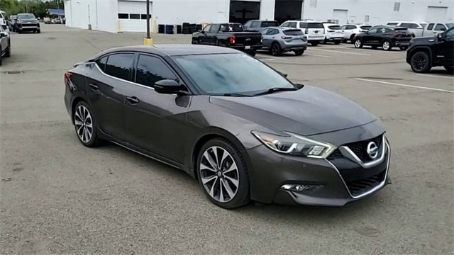 Used 2016 Nissan Maxima SR with VIN 1N4AA6AP5GC401106 for sale in Waterford, MI