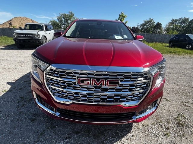 2024 Gmc Terrain Denali photo 2