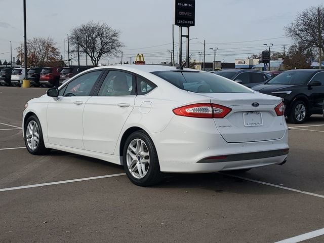 2016 Ford Fusion SE photo 4