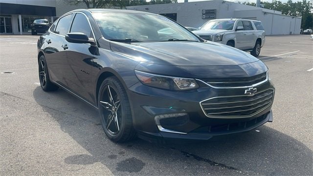 Used 2016 Chevrolet Malibu 1LT with VIN 1G1ZE5STXGF242100 for sale in Waterford, MI