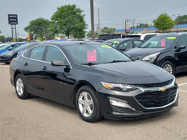 Used 2023 Chevrolet Malibu 1LT with VIN 1G1ZD5ST9PF160670 for sale in Waterford Township, MI