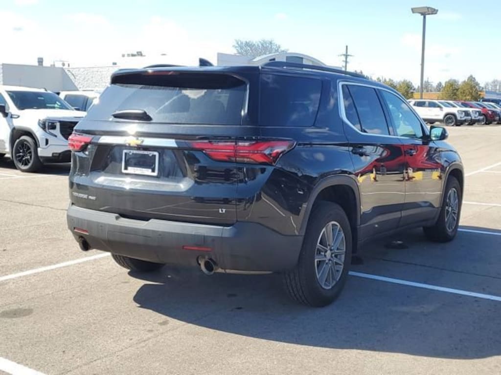 Used 2022 Chevrolet Traverse LT Cloth SUV