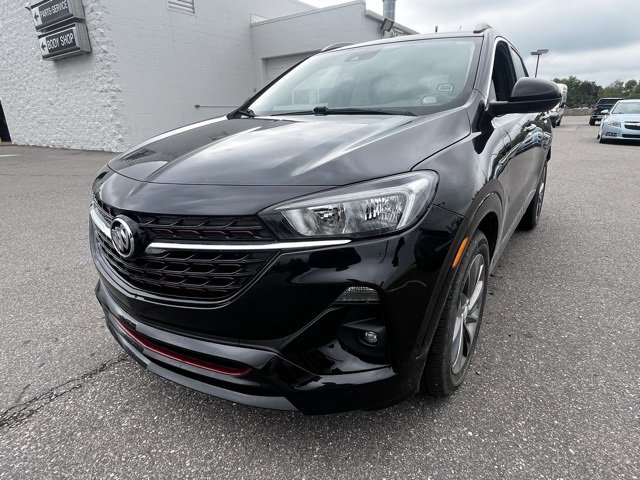 Used 2020 Buick Encore GX Select with VIN KL4MMDSL1LB095028 for sale in Waterford, MI