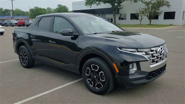 Used 2022 Hyundai Santa Cruz SEL with VIN 5NTJBDAE8NH029354 for sale in Waterford, MI